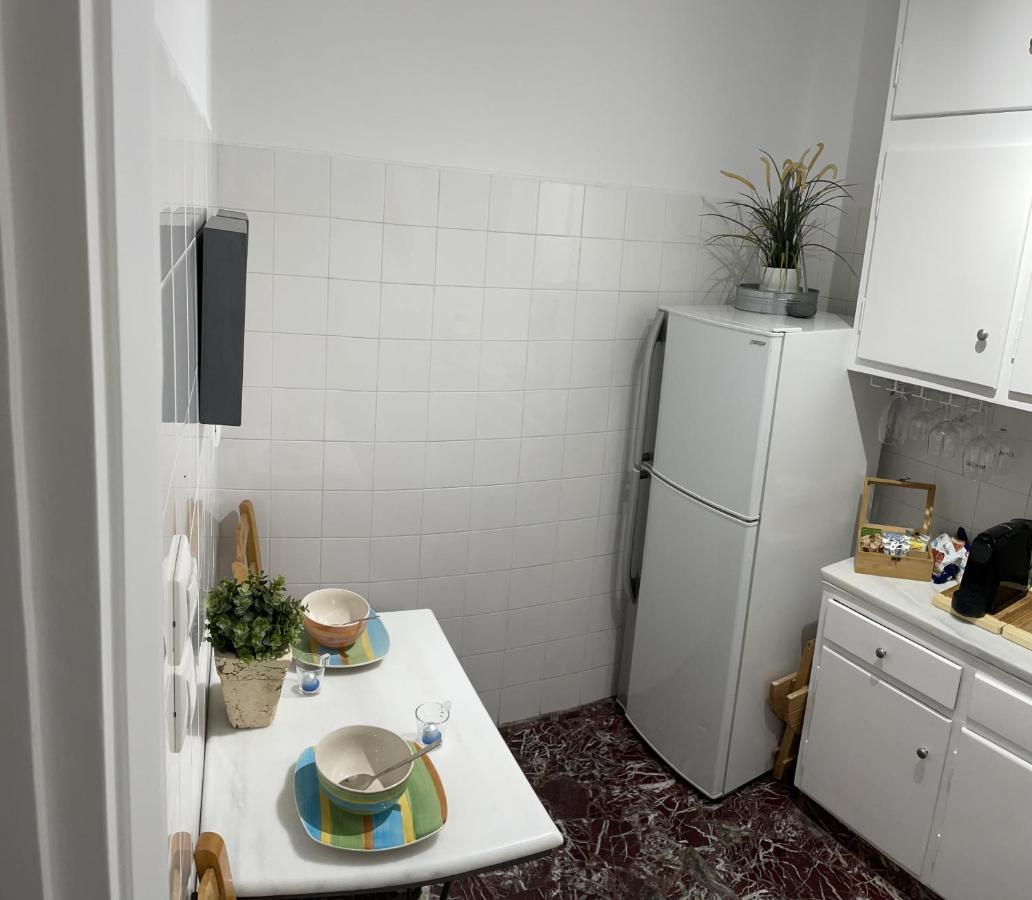 Mosaic Art Apartment In Plaka Афины Экстерьер фото