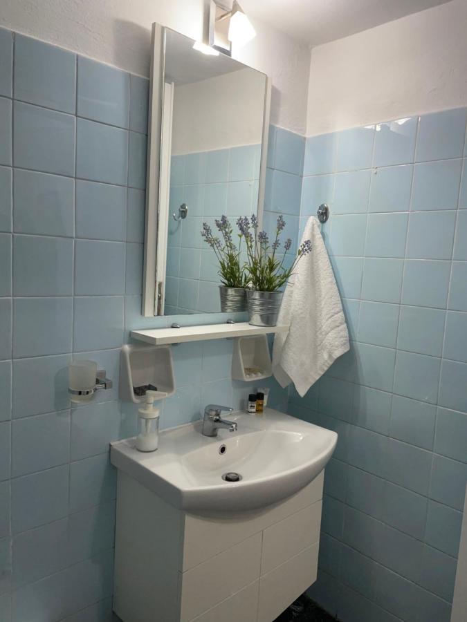 Mosaic Art Apartment In Plaka Афины Экстерьер фото